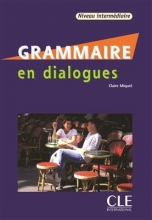 کتاب فرانسه گرامر این دیالوگ قدیمی Grammaire en dialogues - niveau intermediaire سیاه و سفید